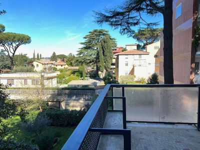 Appartamento di lusso in affitto Via Bonaldo Stringher, Roma, Lazio