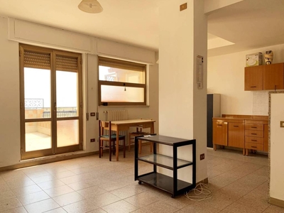 Appartamento in affitto a Catanzaro via Francesco Paglia