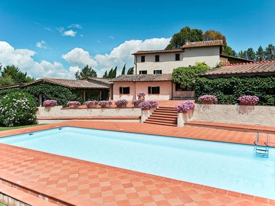 Casa a Colle Di Val D\'elsa con terrazza, piscina e barbecue