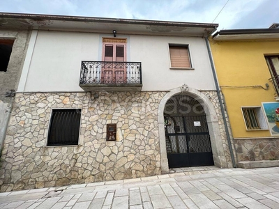 Casa Indipendente in affitto a Serino via Francesco Solimena, 24