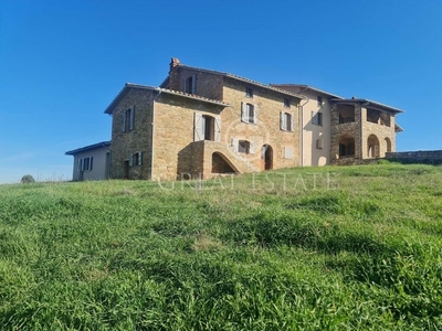 Lussuoso casale in vendita Magione, Italia