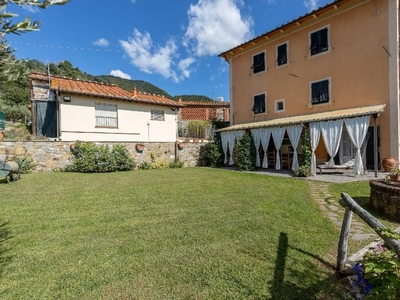 Lussuoso casale in vendita Via di Piaggiori, 318, Capannori, Toscana