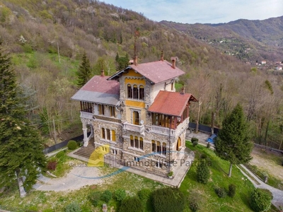 Prestigiosa villa di 1000 mq in vendita Località Tercesi, Torriglia, Liguria
