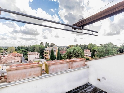 Prestigioso attico di 140 mq in vendita Via Cassia Nuova, Roma, Lazio