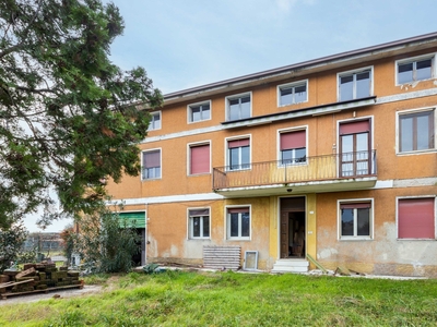 Rustico 11 locali di 432 m² in Lonato del Garda