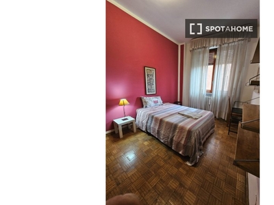 Stanza in affitto in un appartamento con 6 camere da letto, Bovisa, Milano