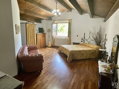 Villa 14 locali di 276 m² in Pettorano sul Gizio