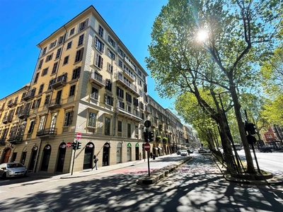 Quadrilocale in Via San Francesco da Paola, 43 a Torino