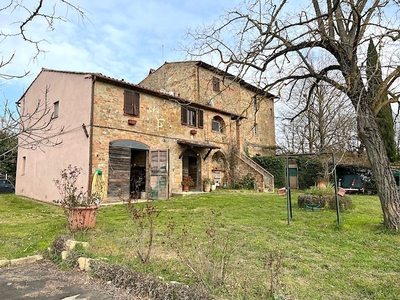 Rustico con giardino a Citt? della Pieve