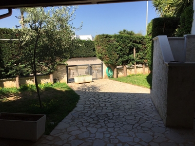 Villa in vendita in viale tamerici 61, Carovigno