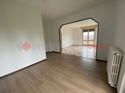 Appartamento in Affitto ad Paruzzaro - 550 Euro