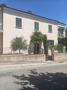 Casa a Citta' Sant'Angelo in Via G. D'Annunzio 75