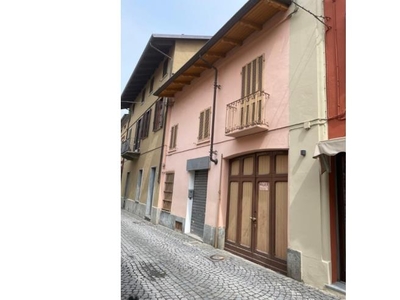 Casa indipendente in vendita a Ciriè, Via Santo Sudario 12