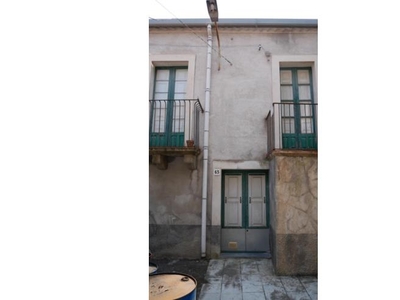 Casa indipendente in vendita a Francavilla di Sicilia, Via Diaz 63