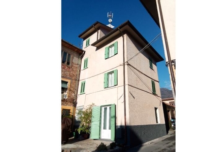 Casa indipendente in vendita a Camaiore