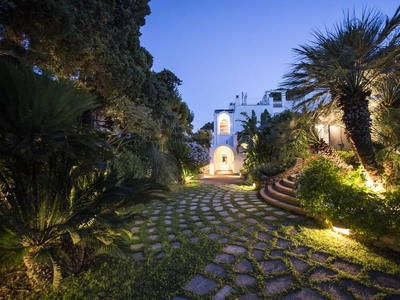 Prestigiosa Casa Indipendente di 400 mq in affitto Capri, Italia