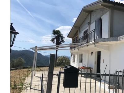 Casa indipendente in vendita a Calice al Cornoviglio, Frazione Valdonica