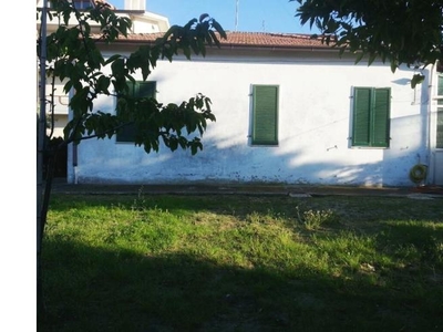 Casa indipendente in vendita a Martinsicuro, Frazione Villa Rosa