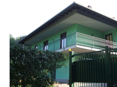 Casa indipendente in vendita a Bedero Valcuvia