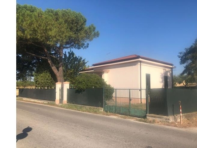 Casa indipendente in vendita a Santa Maria Nuova, Via Pradellona 25