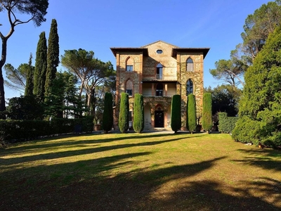 Prestigiosa Casa Indipendente di 400 mq in affitto Chiusi, Toscana