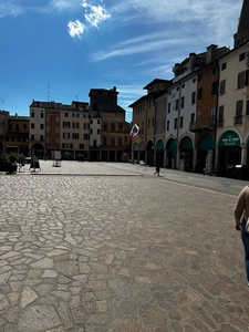 Fondo commerciale in affitto Mantova