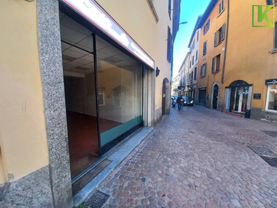 Fondo commerciale in affitto Varese