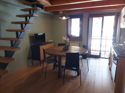 Nuovo appartamento con mansarda, localita' Anderbatt, Gressoney-La Trinitè