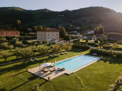 Esclusiva Casa Indipendente di 600 mq in affitto Vorno, Toscana