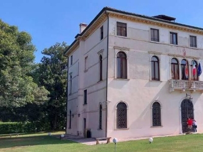 Prestigioso complesso residenziale in vendita Piazza della Vittoria, 14, Martellago, Venezia, Veneto