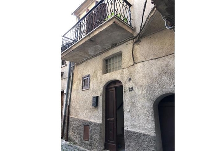 Trilocale in vendita a Carsoli, Frazione Colle Di Monte Bove, Via Trento 88