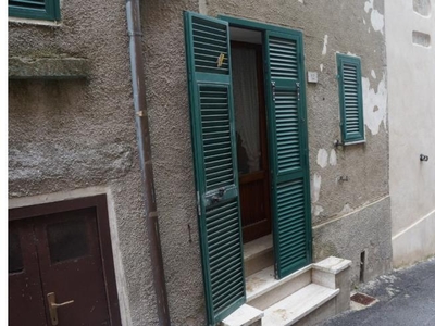 Appartamento in vendita a Roccastrada, Frazione Sassofortino