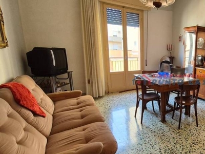 Via Serraino Vulpitta – Appartamento 3°p s/a vista mare