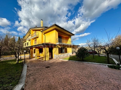 Villa Bifamiliare a Avellino in Contrada Sant'Eustacchio - Avellino, Pennini
