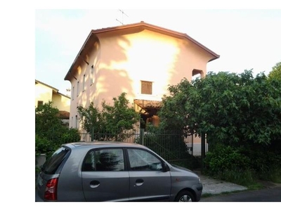 Villa in vendita a Lainate, Via Vignola 14