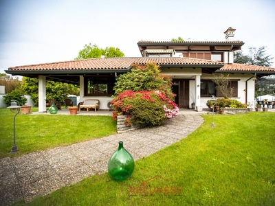 Villa con terrazzo a Parabiago