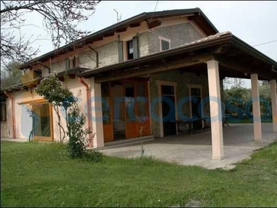 Villa da ristrutturare in vendita a Cesena