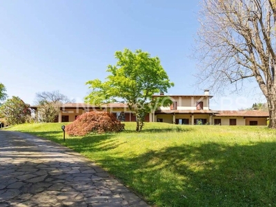 Villa di 535 mq in vendita Via Chiso, 49, Laveno-Mombello, Varese, Lombardia