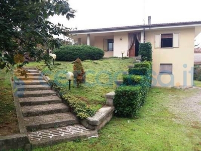 Villa in vendita a Goito