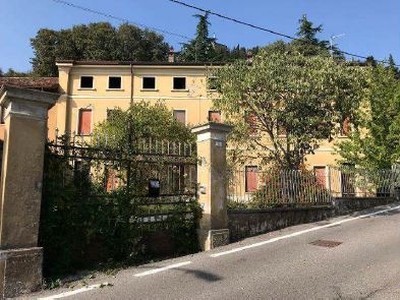 Villa in vendita a Solferino