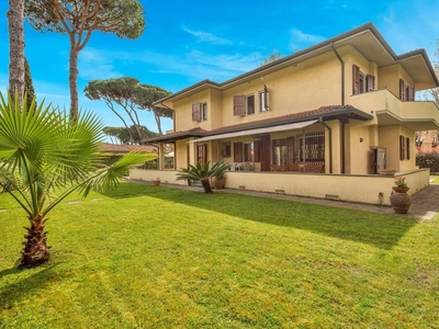 Villa in vendita Via Cesare Battisti, Forte dei Marmi, Toscana