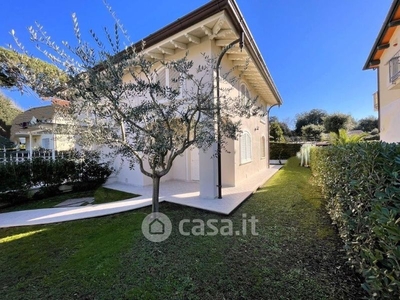 Villa in vendita Via Livorno , Pietrasanta