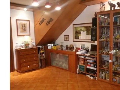 Villa in vendita a Castelnuovo di Porto, Frazione Monte Cardeto