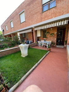 Casa indipendente con giardino a Campiglia Marittima