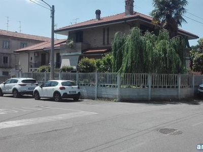 Cesano Maderno: Villa Singola, In zona