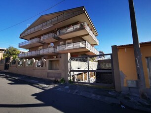 Affitto Magazzino, in zona CIBALI, CATANIA