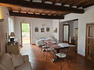 Appartamento in Affitto ad Greve in Chianti - 1300 Euro