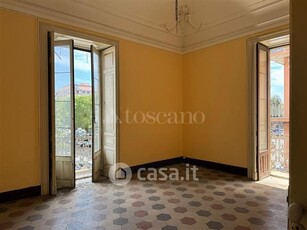 Appartamento in Vendita in Piazza Vincenzo Lanza a Catania