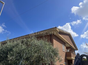 Casa a Roma in Via Della Felce, Acilia Monti San Paolo