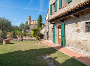 Casa colonica - ristrutturata a Nord, Lucca